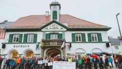 Allen Protesten zum Trotz zogen Anfang Februar die ersten Flüchtlinge ein. Etwa 170 waren es zuletzt. (Bild: Dominik Angerer)