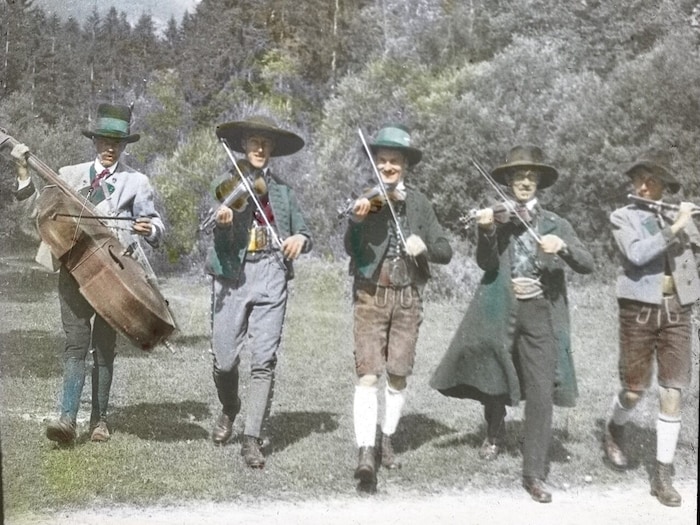 Einst: Volksmusik mit Geigen nach 1936