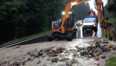 Die Gerlos Alpenstraße war überflutet. (Bild: FF Wald im Pinzgau)