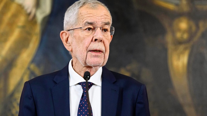 Bundespräsident Van der Bellen erinnerte: „,Ich war fremd. Und ihr habt mich aufgenommen‘, diese Bibelstelle hat er nicht nur öffentlich zitiert, er hat sie gelebt.“ (Bild: APA/picturedesk.com/Max Slovencik)