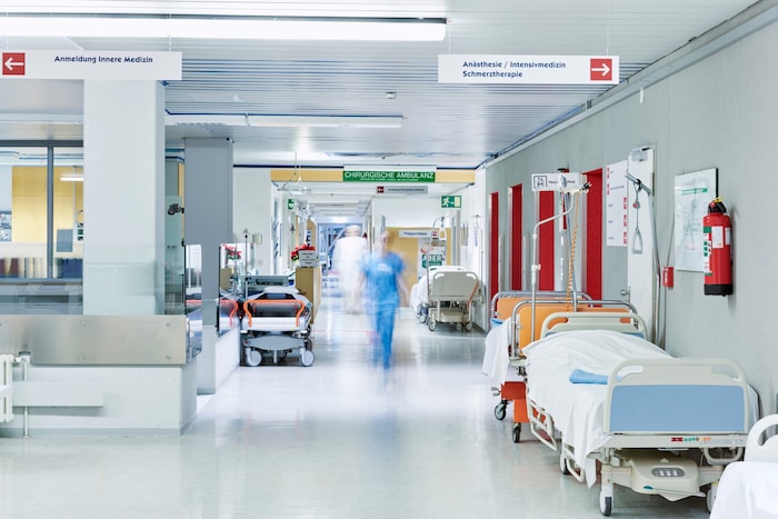 Der Sohn liege im Spital und kämpfe um sein Leben, hieß es in dem Schockanruf.