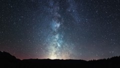 Bürgermeister Thomas Steiner und Astrophysiker Stefan Wallner wollen Eisenstadt finsterer machen – im positiven Sinn. (Bild: Sebastian Voltmer)