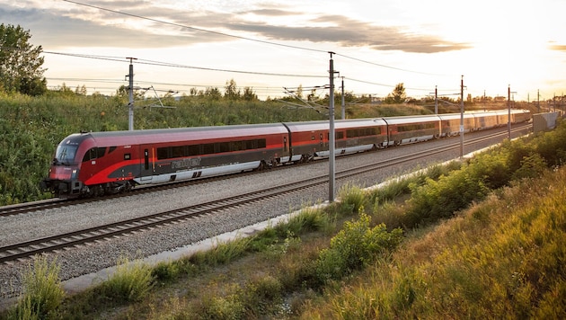 Es werde zu „Einschränkungen im Fern- und Nahverkehr“ kommen, teilten die ÖBB mit.