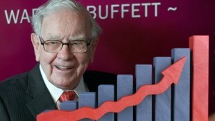 Finanzguru Warren Buffett weiß, wie man Vermögen aufbaut. (Bild: Krone KREATIV/AP/Nati Harnik, Stock Adobe)
