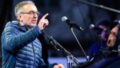 FPÖ-Chef Herbert Kickl und seine Blauen wollen mit einem parlamentarischen Ausschuss die ÖVP-Netzwerke im Innenministerium ausleuchten. (Bild: APA/MAX SLOVENCIK)