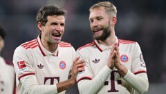 Auch Konrad Laimer (rechts) adelt Bayern-Urgestein Thomas Müller, nachdem dessen Abschied vom Rekordmeister bekannt wurde. (Bild: GEPA)