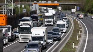 Der Lkw-Verkehr ging 2024 zurück und dürfte auch heuer sinken. (Bild: Tröster Andreas)