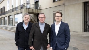 Markus Hinterhäuser (li.) mit ÖFB-Teamchef Ralf Rangnick (Mitte) und Lukas Crepaz (Bild: Kolarik Andreas)
