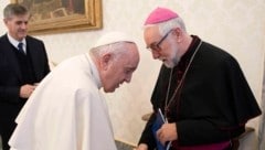 Bischof Josef Marketz mit Papst Franziskus im Rahmen des Ad-Limina-Besuchs der österreichischen Bischöfe im Jahr 2022 (Bild: Vatican Media)