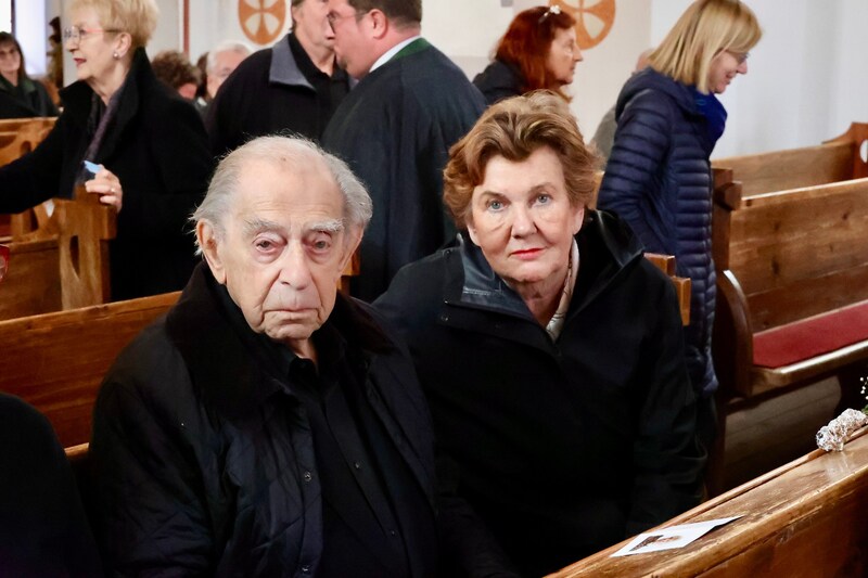 Trauergäste Paul Lendvai und Helga Rabl-Stadler (Bild: Jauschowetz Christian)
