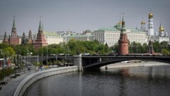 Laut Kremlsprecher Peskow müsse man „die gefährliche Nachbarschaft berücksichtigen“. (Bild: AFP/ALEXANDER NEMENOV)