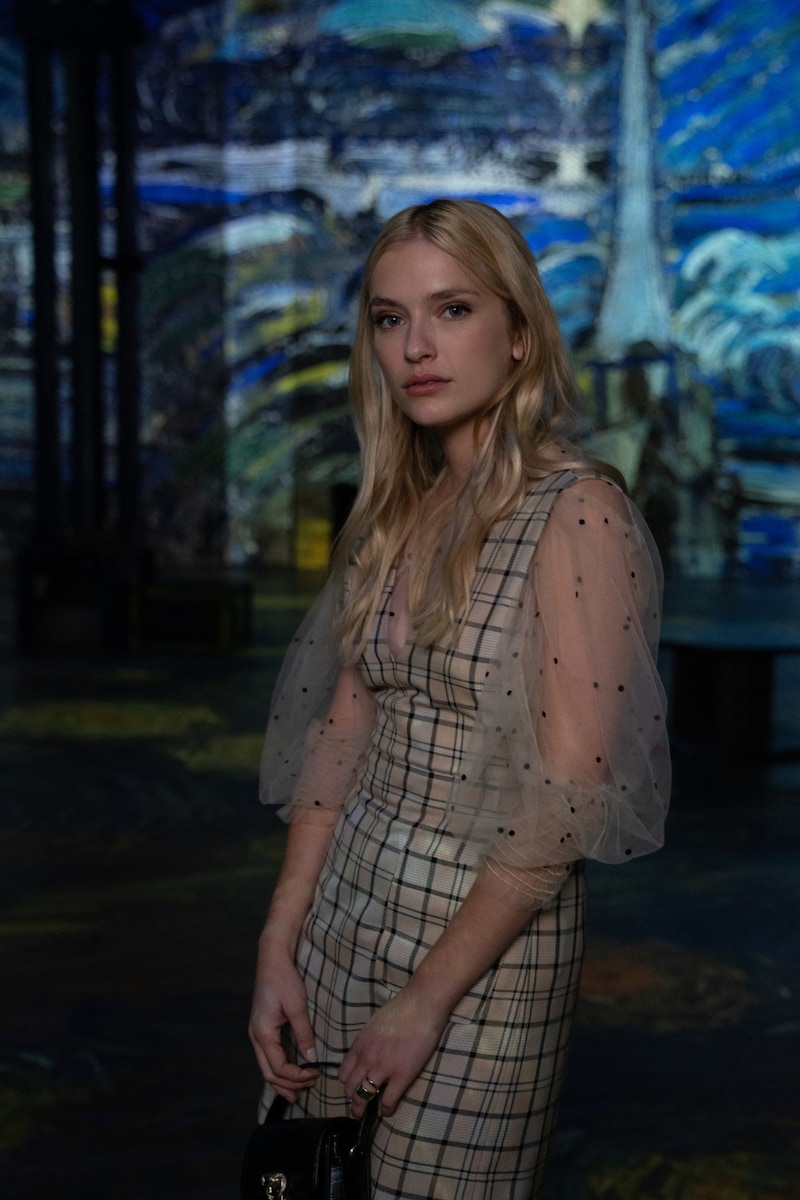 Camille Razat spielte in vier Staffeln der beliebten Netflix-Serie (Bild: © 2020 Netflix, Inc.)