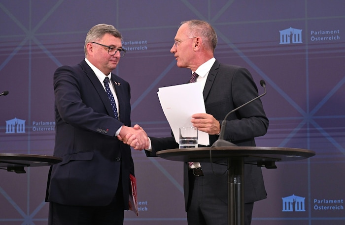 SPÖ-Staatssekretär Jörg Leichtfried und Innenminister Gerhard Karner
