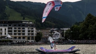 Aaron Durogati am Ziel in Zell am See.
