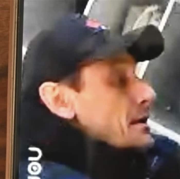 Die Polizei ist auf der Suche nach diesem Mann.